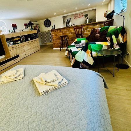 Tulip Path 3, Ferien & Monteur Wohnung メレ エクステリア 写真
